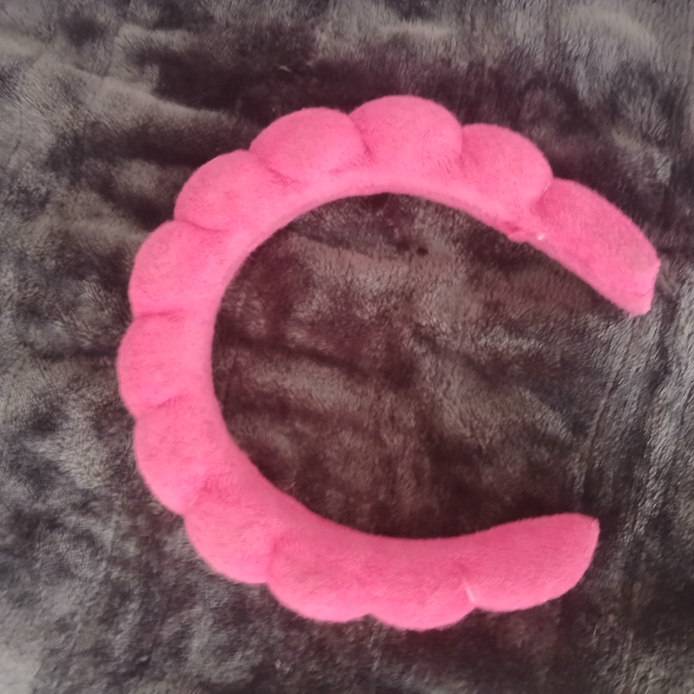 SHEIN Pink Scalloped Hair Accessory